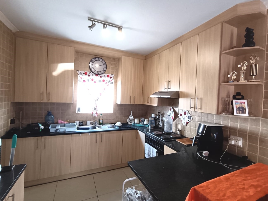 2 Bedroom Property for Sale in Parsonsvlei Eastern Cape